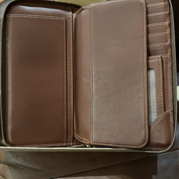 LONGABERGER BEAUTIFUL NEW CHECKBOOK WALLET!!! - Picture 2 of 5